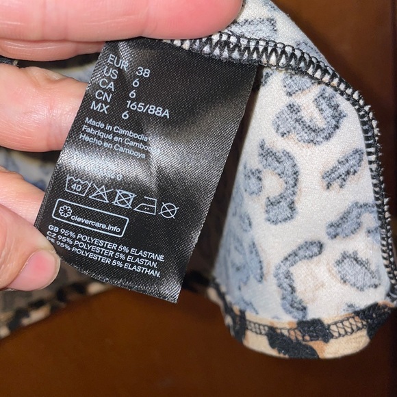 •H&M DIVIDED•NWOT LEOPARD SPAGHETTI STRAP SUMMER DRESS SIZE 6. - Picture 3 of 5